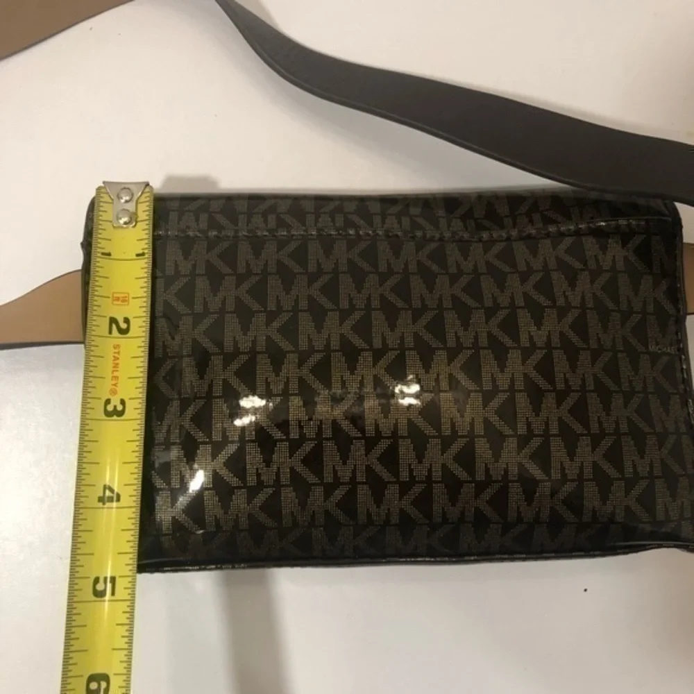 Michael kors black gold signature belt bag s/m